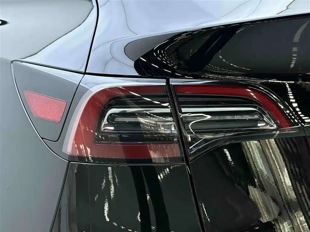Tesla Model Y 2022 Long Range AWD (facelift)