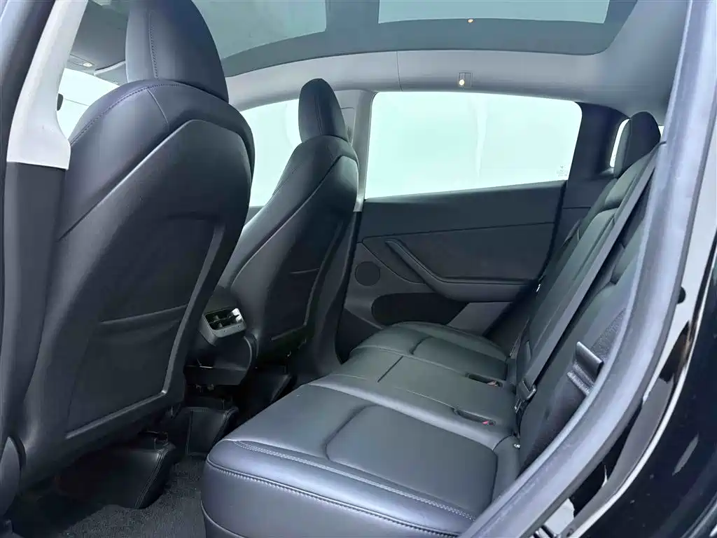 Tesla Model Y 2022 Long Range AWD (facelift)