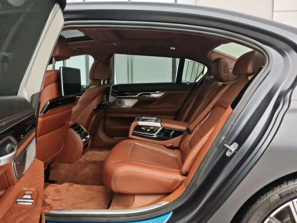 BMW 7 Series 2019 740Li xDrive Executive M Sport Package