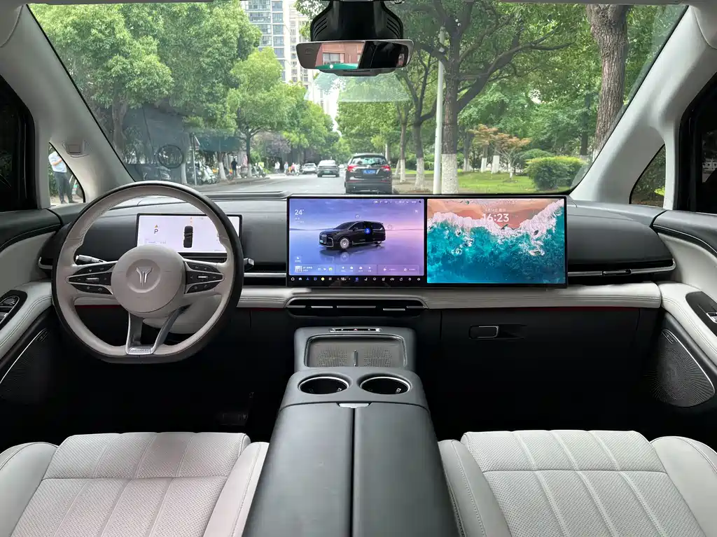 Voyah Dreamer 2025 PHEV AWD Prestige Kunpeng Edition