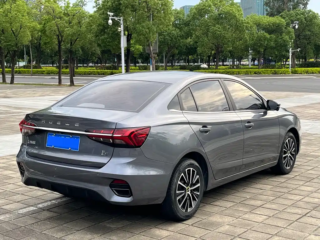 Roewe i5 2021 1.5L CVT Platinum Edition