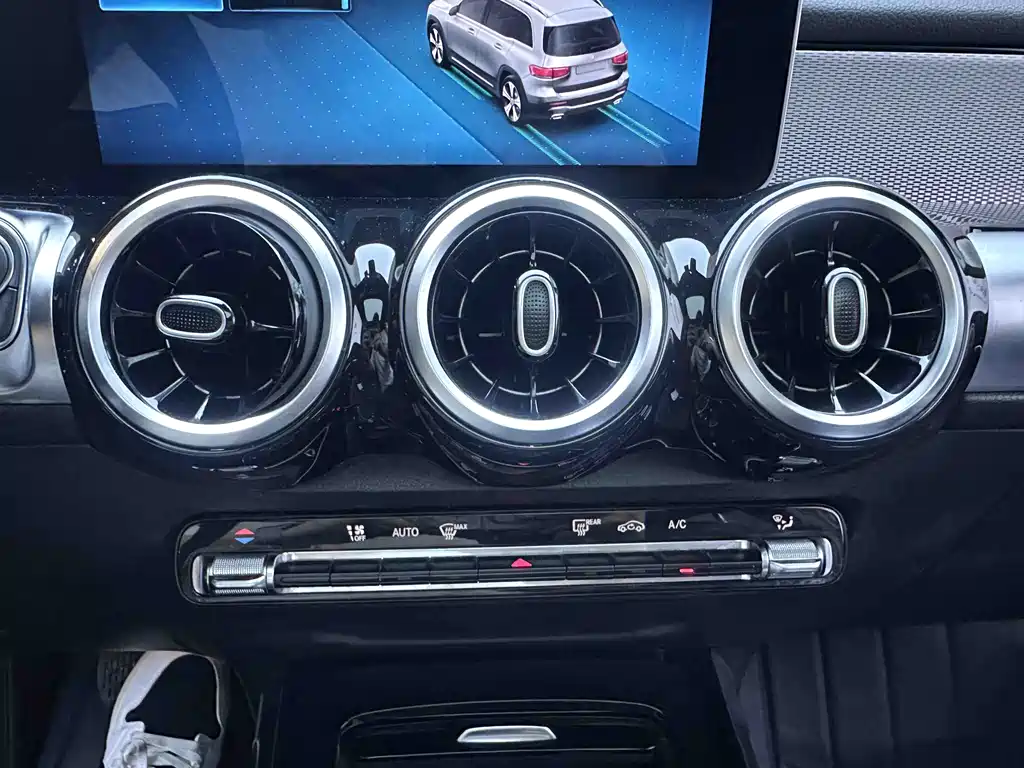 Mercedes-Benz GLB 180 Dynamic 2020
