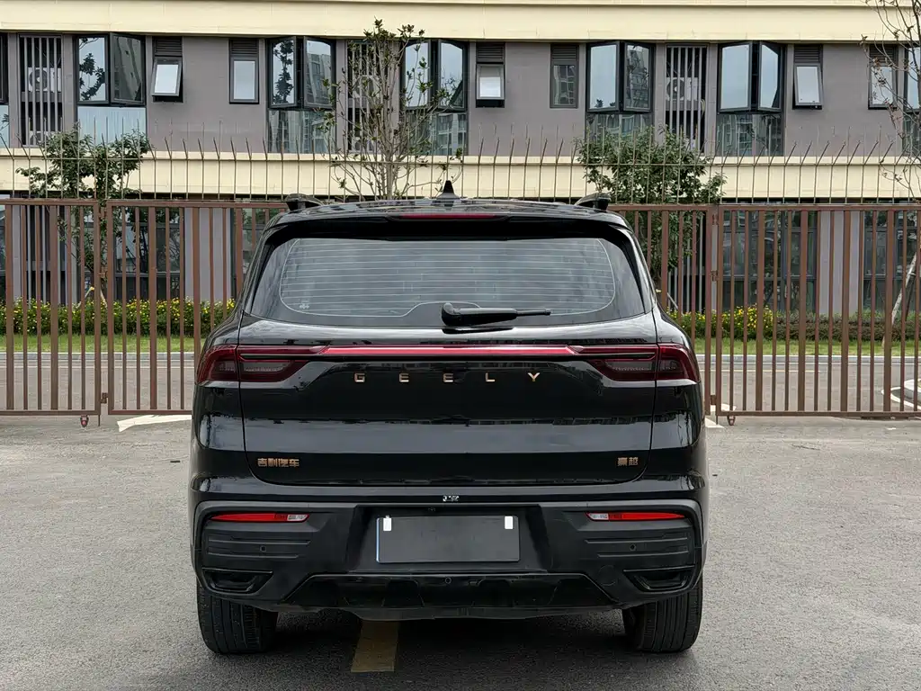 豪越 2022款 1.8TD DCT黑金限定版 7座 → Hao Yue 2022 1.8TD DCT Black Gold Limited Edition 7-Seater