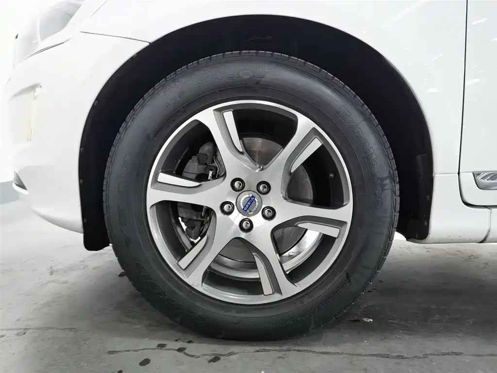 Volvo XC60 2015 T5 AWD Zhiyuan Edition