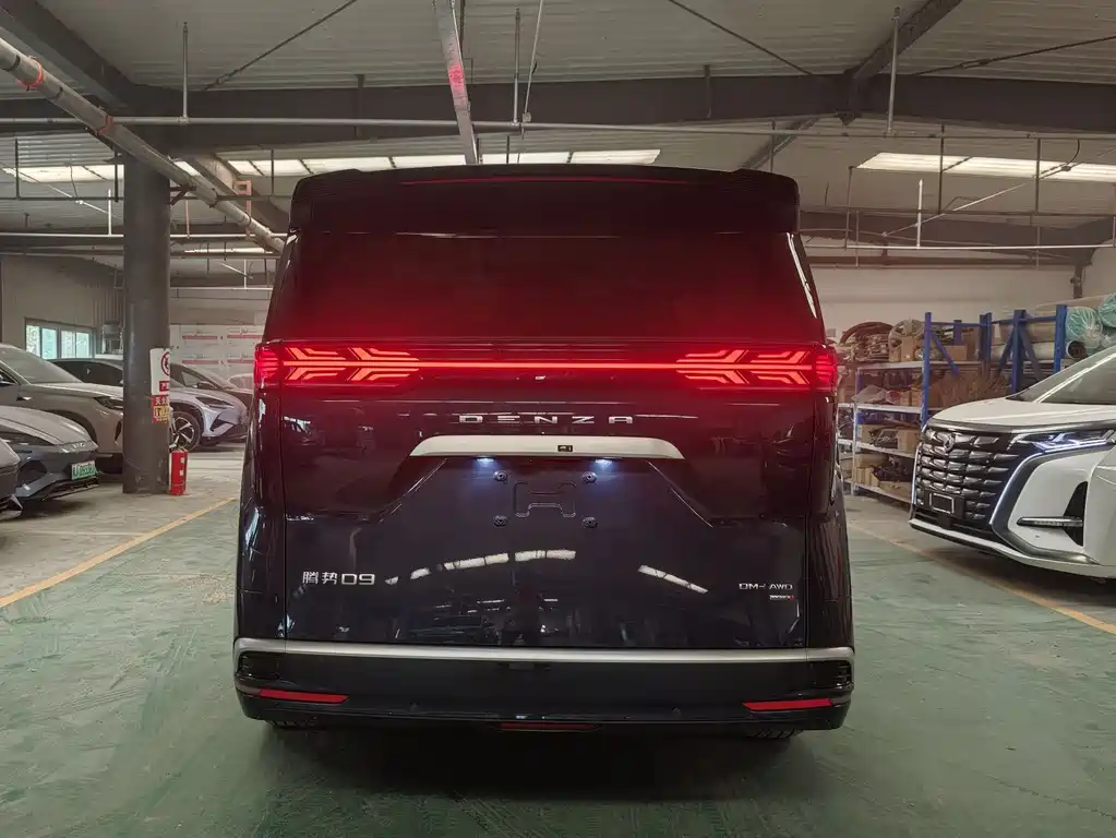 Denza D9 2025 DM-i Intelligent Driving Edition 1020 AWD Flagship