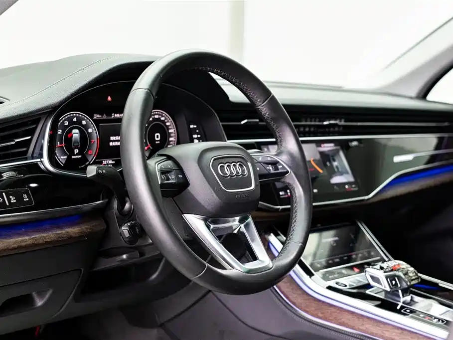 Audi Q7 2023 45 TFSI quattro S line Sport