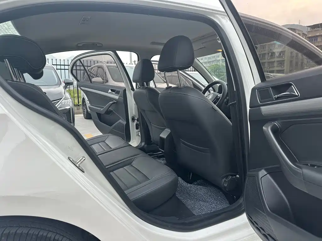 Volkswagen Lavida 2017 1.6L Automatic Comfort