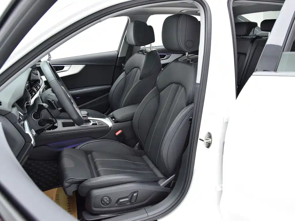 Audi A4L 2023 40 TFSI Avantgarde