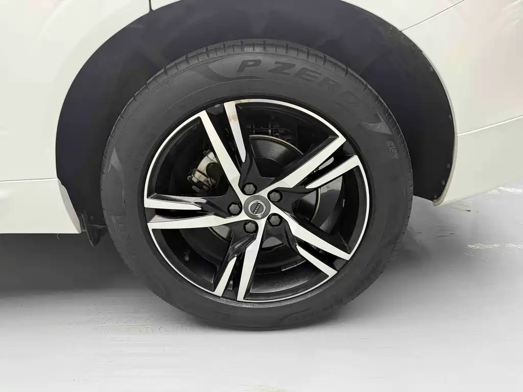Volvo XC60 2019 T5 AWD Zhiyuan Sport Edition China V