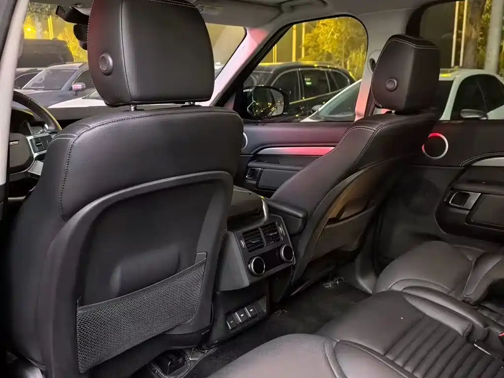Land Rover Discovery 2019 2.0T SE