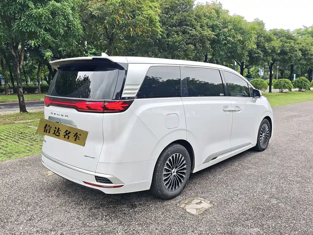 Denza D9 2024 DM-i 980 AWD Premium