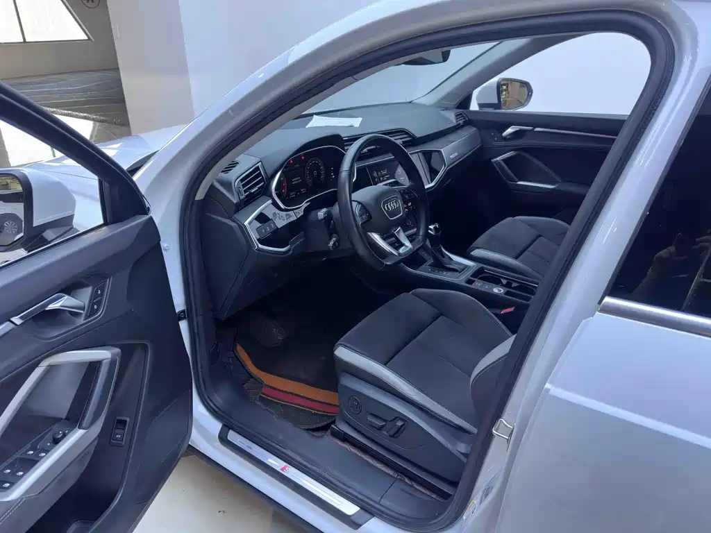 Audi Q3 2022 35 TFSI Sporty Dynamic Edition