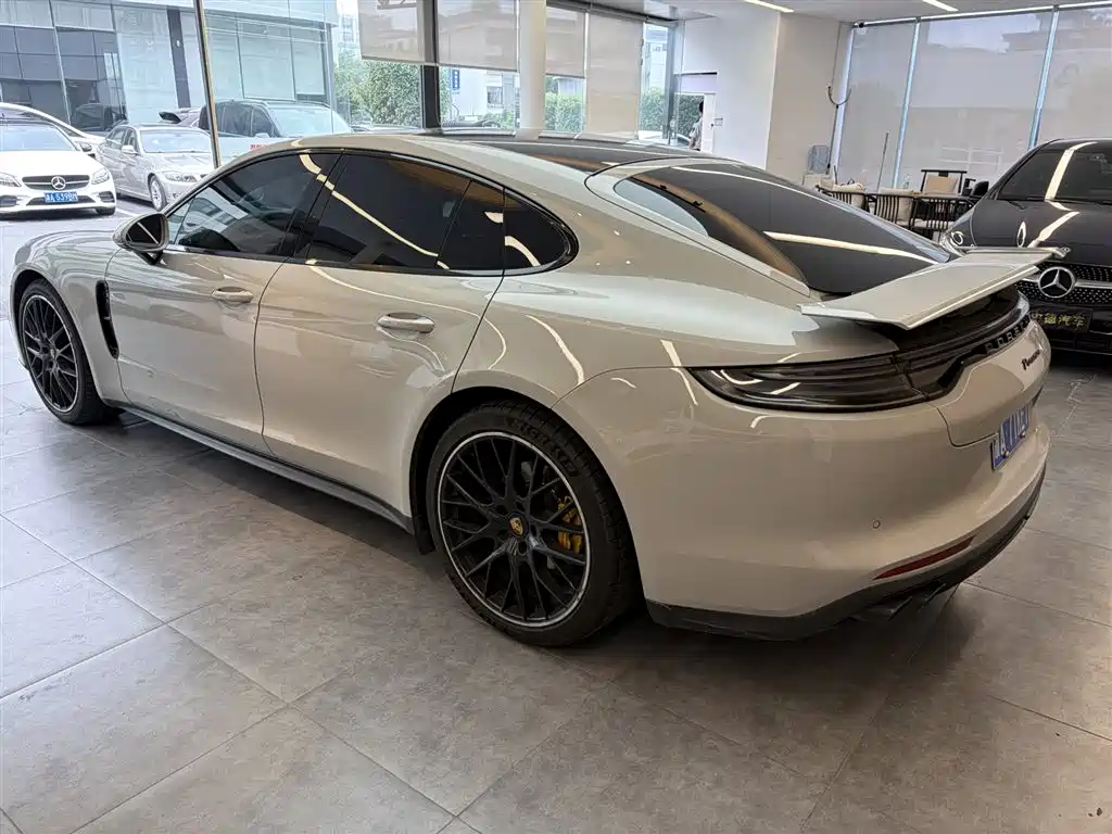 Porsche Panamera 2023 2.9T