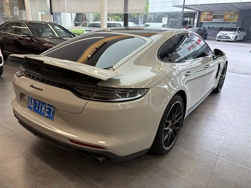 Porsche Panamera 2023 2.9T