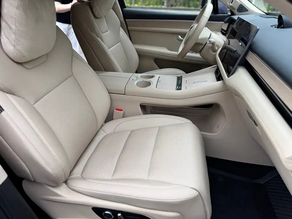 AITO M5 2025 EREV Ultra AWD