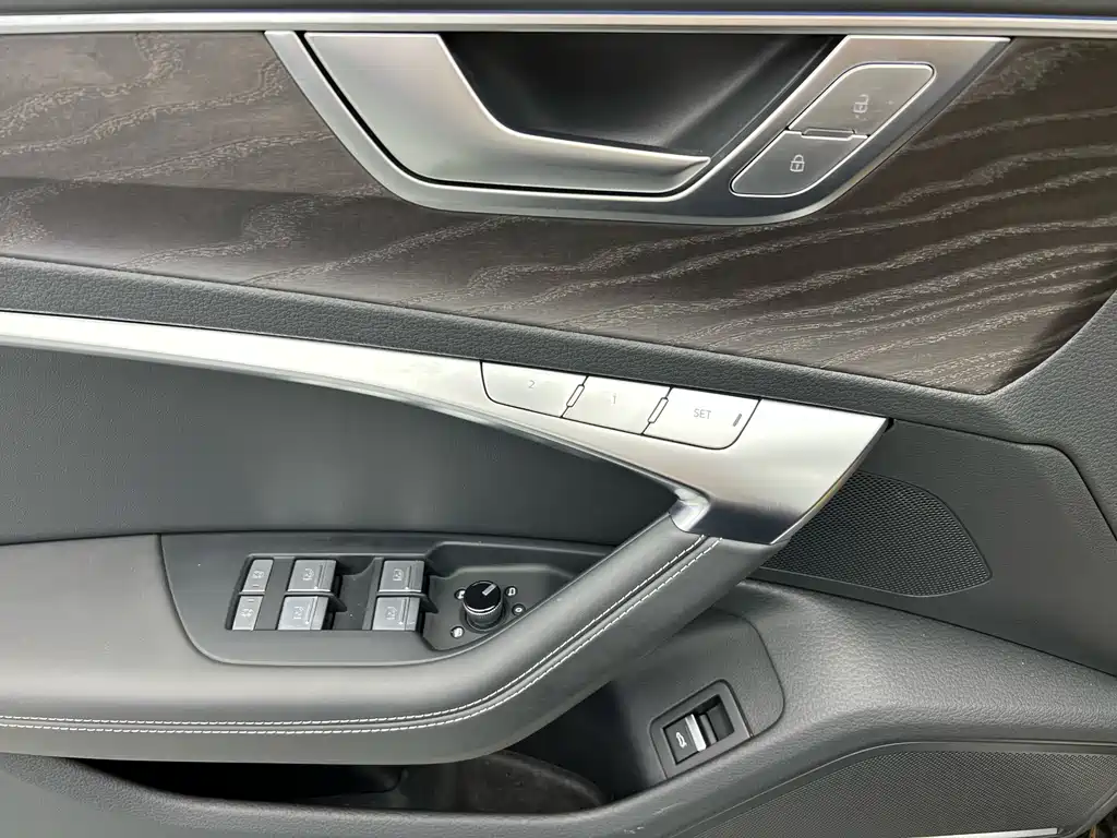 Audi A6L 2024 55 TFSI quattro Prestige Dynamic Edition