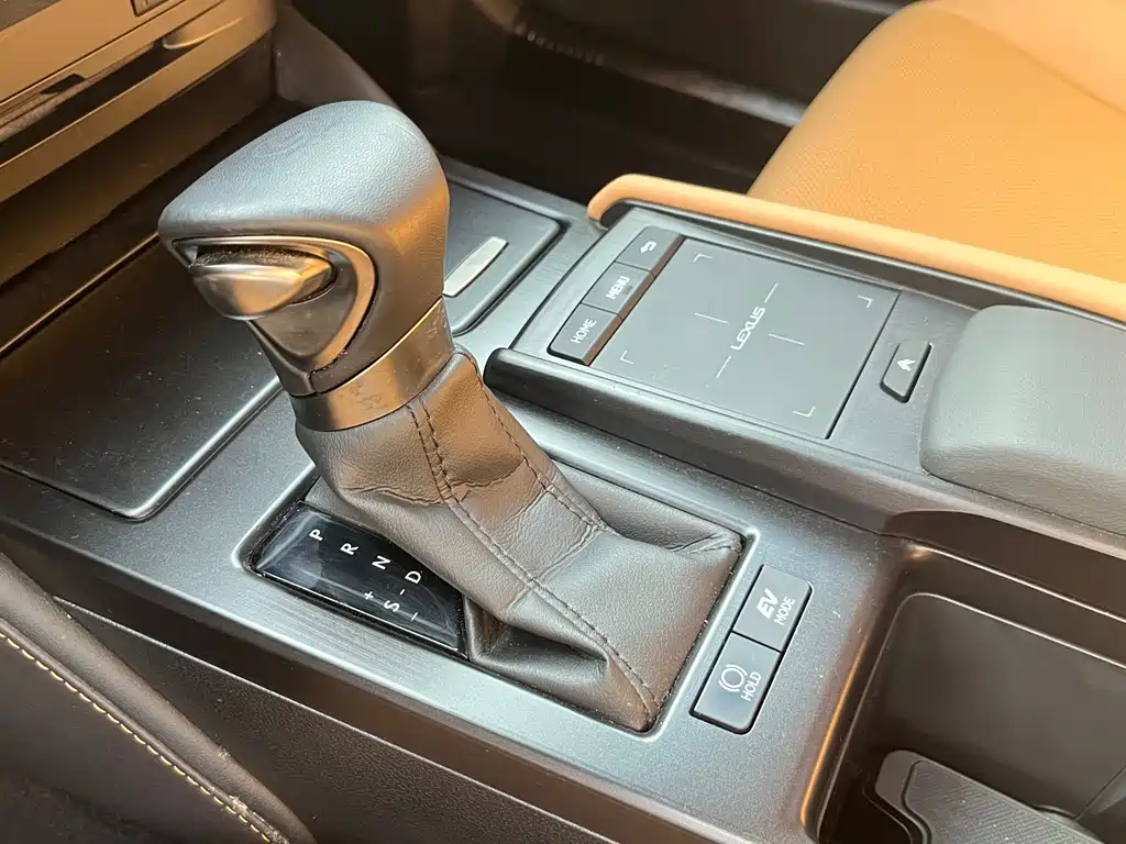 Lexus ES 2022 300h Premium Edition