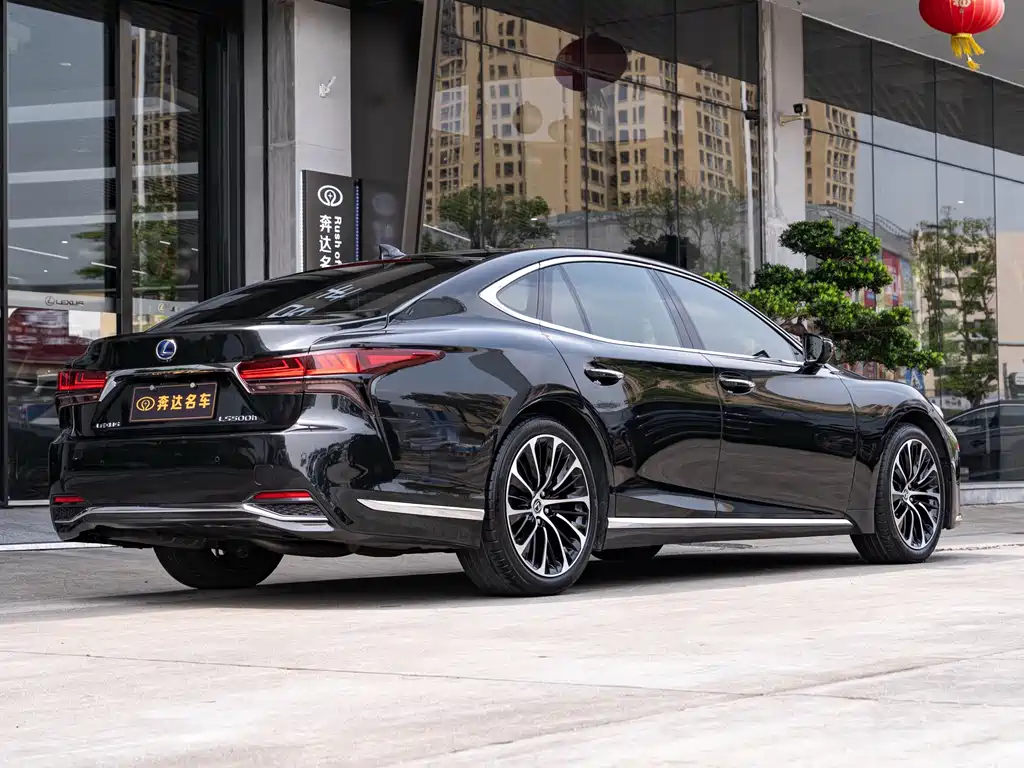 Lexus LS 500h Executive Edition 2021