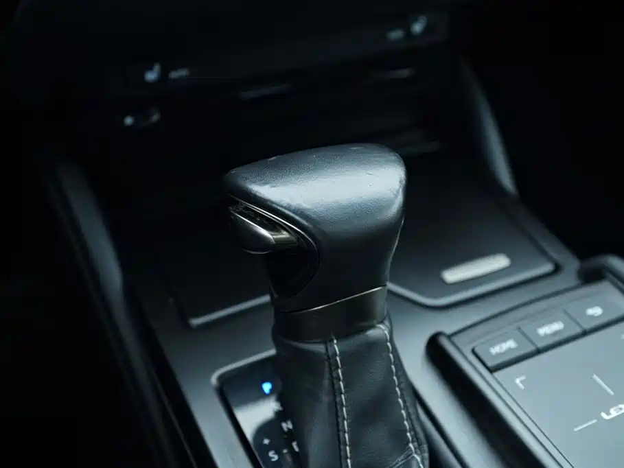 Lexus ES 200 2018