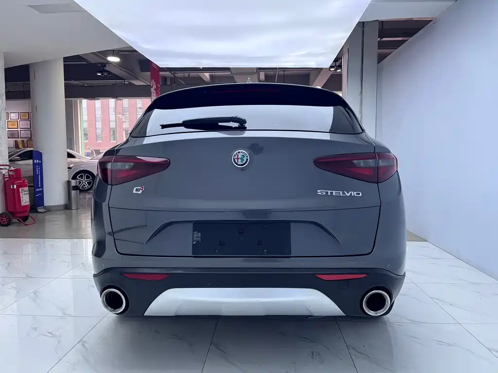 Alfa Romeo Stelvio 2017 2.0T 200HP Luxury Edition