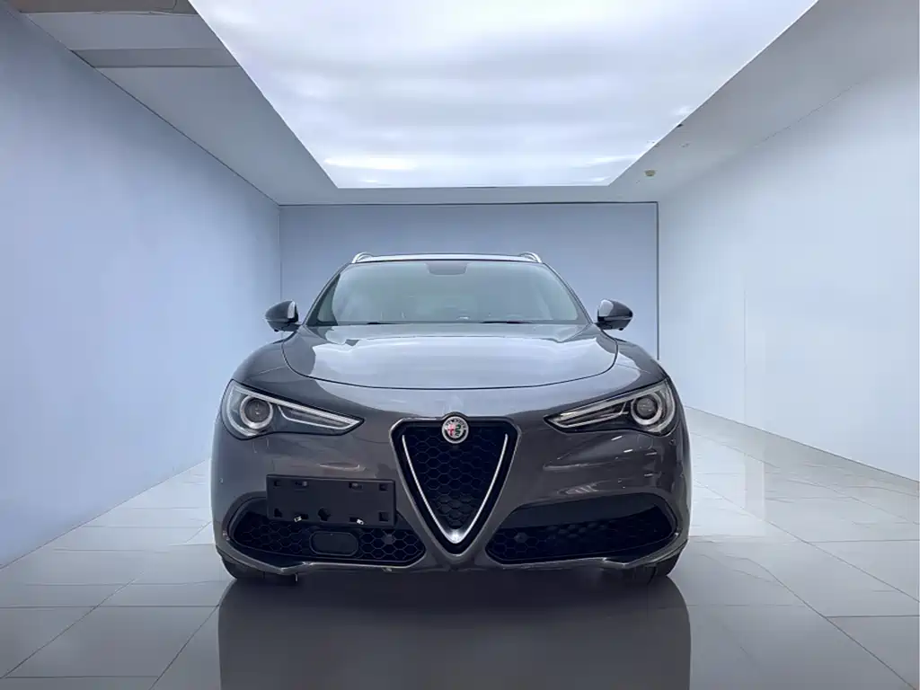 Alfa Romeo Stelvio 2017 2.0T 200HP Luxury Edition
