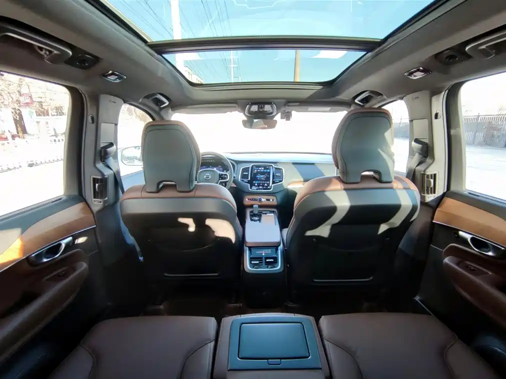 Volvo XC90 2024 B6 Momentum 7-Seater