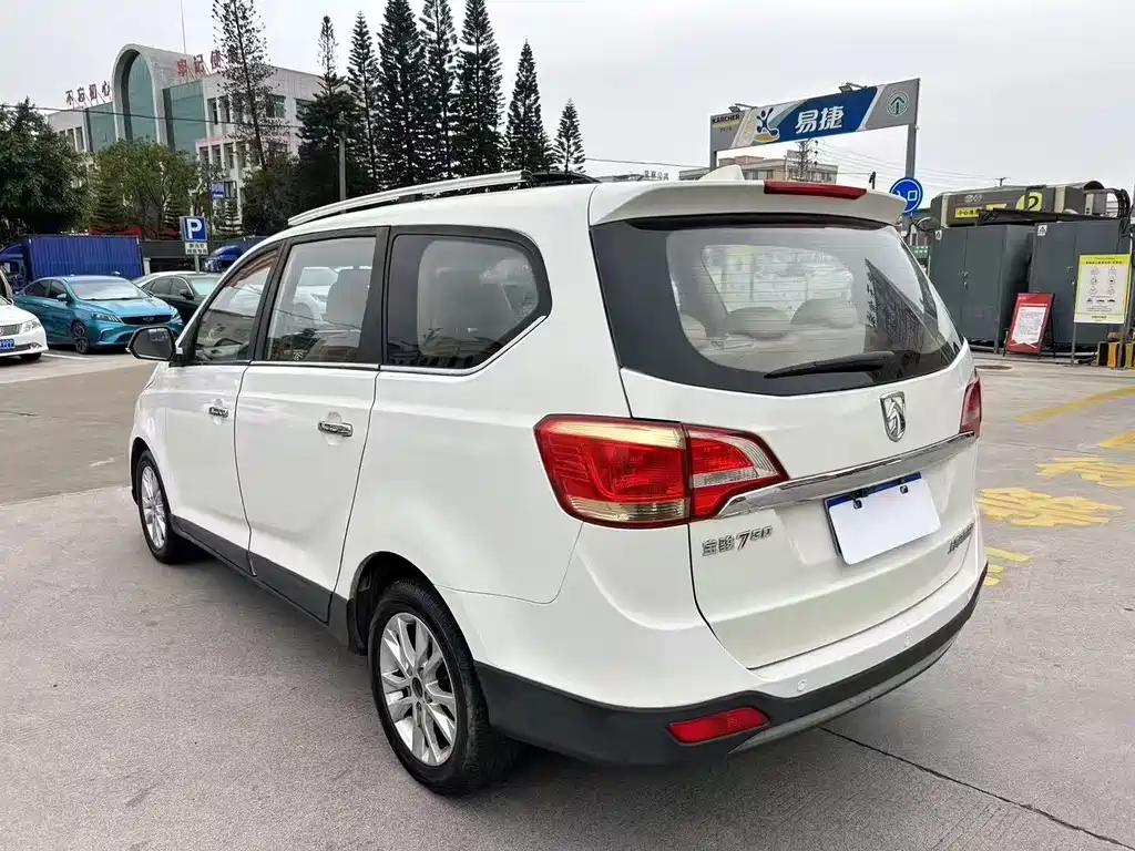 Baojun 730 2016 1.5L Manual Luxury 7-seater