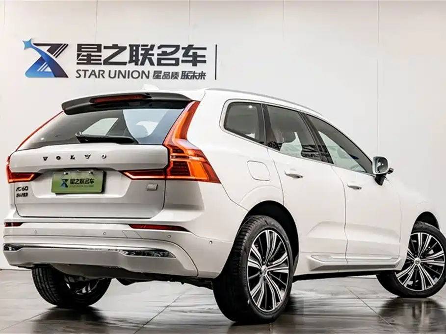 Volvo XC60 Plug-in Hybrid 2023 T8 PHEV Long Range AWD Luxury Plus