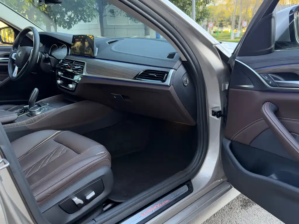 BMW 5 Series 2018 Facelift 530Li Leading Edition Luxury Package
