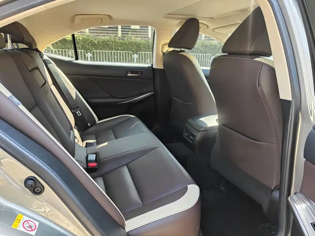 Lexus IS 2017 300 F Sport