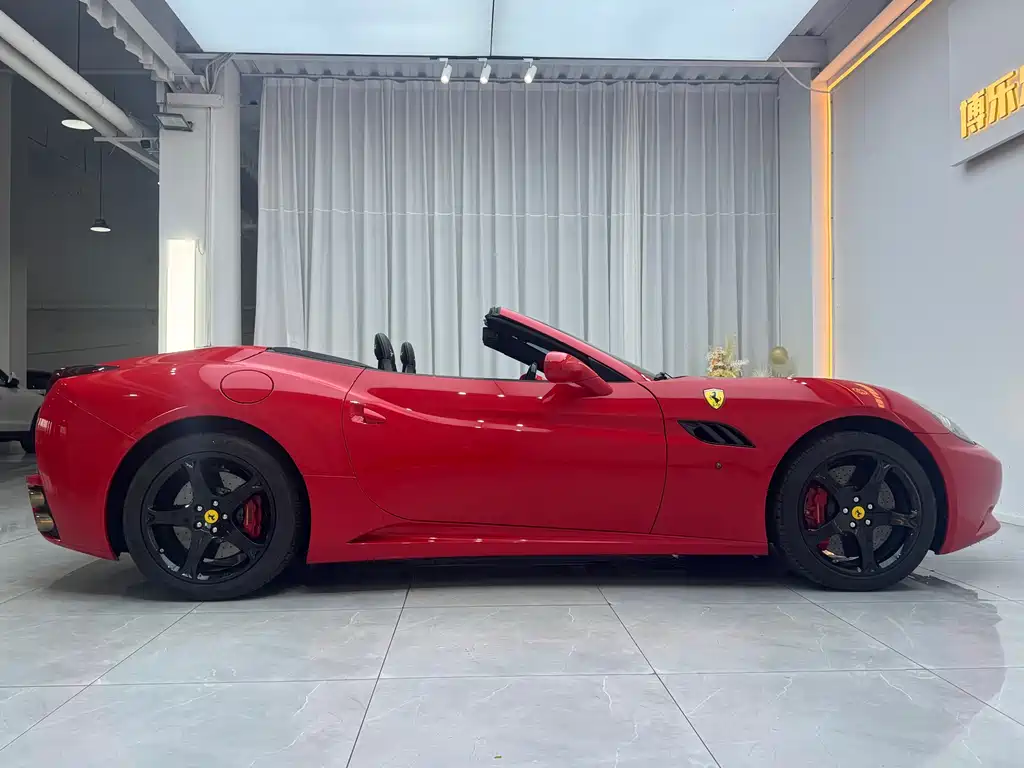 Ferrari California T 2012 4.3L Standard