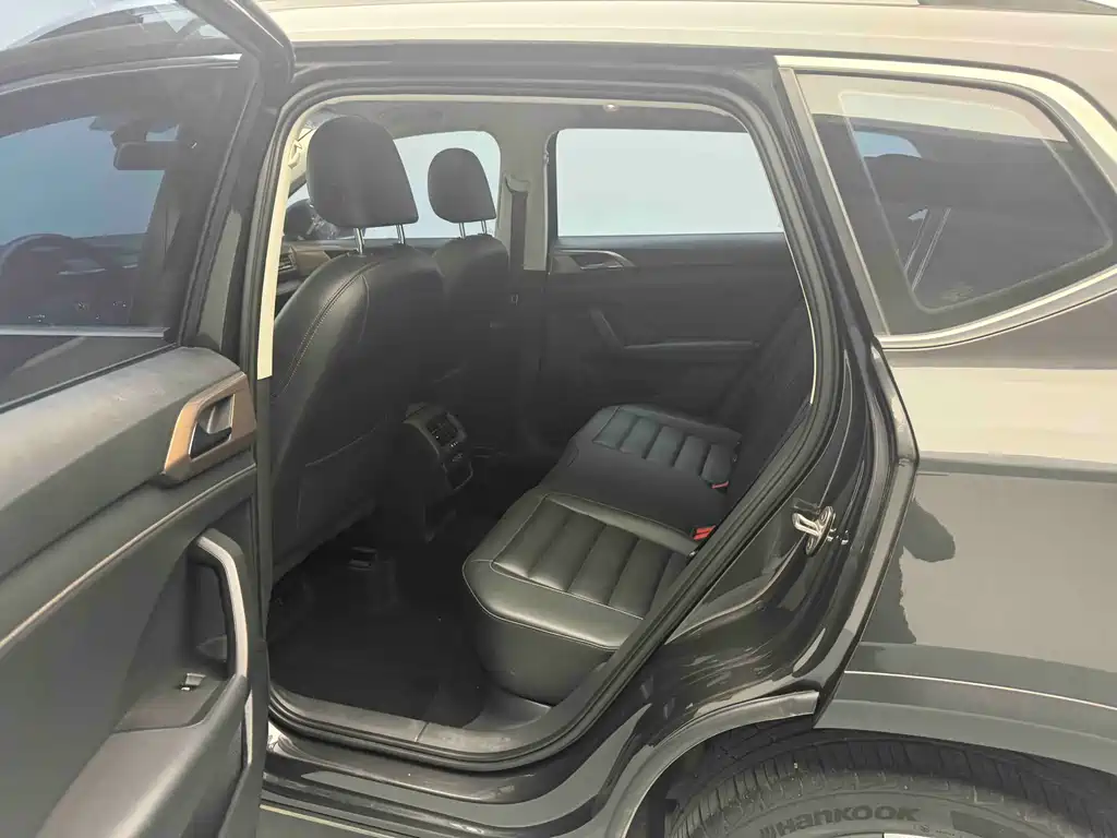 Tharu 2019 330TSI AWD Luxury Edition China VI