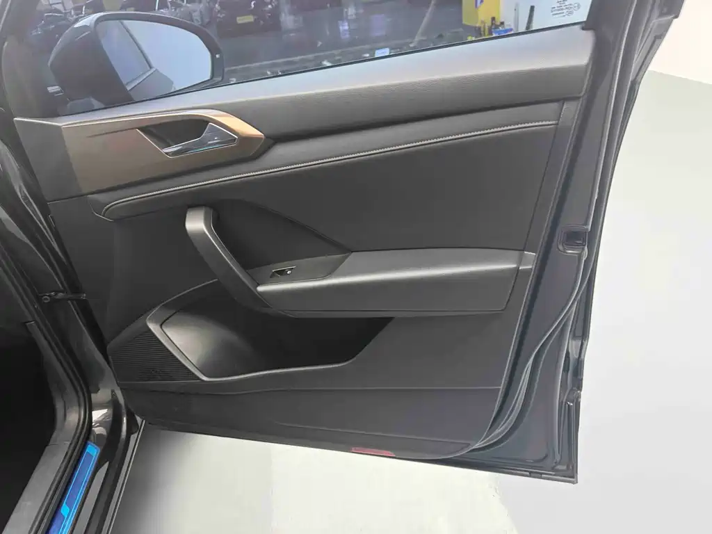 Tharu 2019 330TSI AWD Luxury Edition China VI