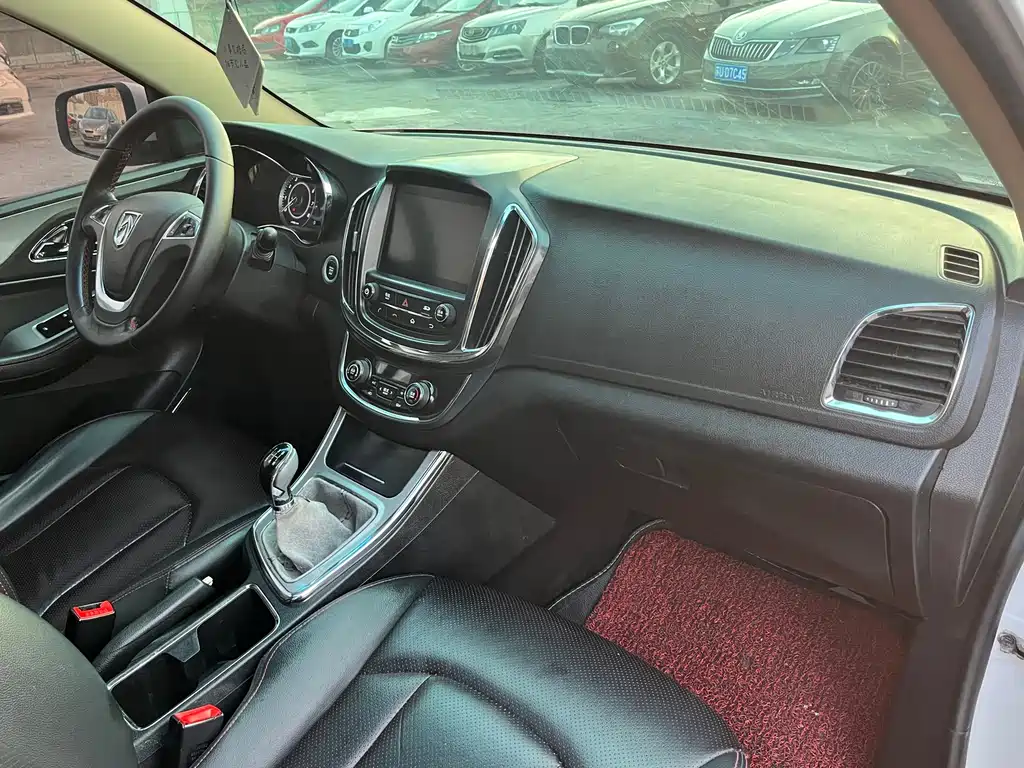 Baojun 560 2015 1.8L Manual Luxury Edition
