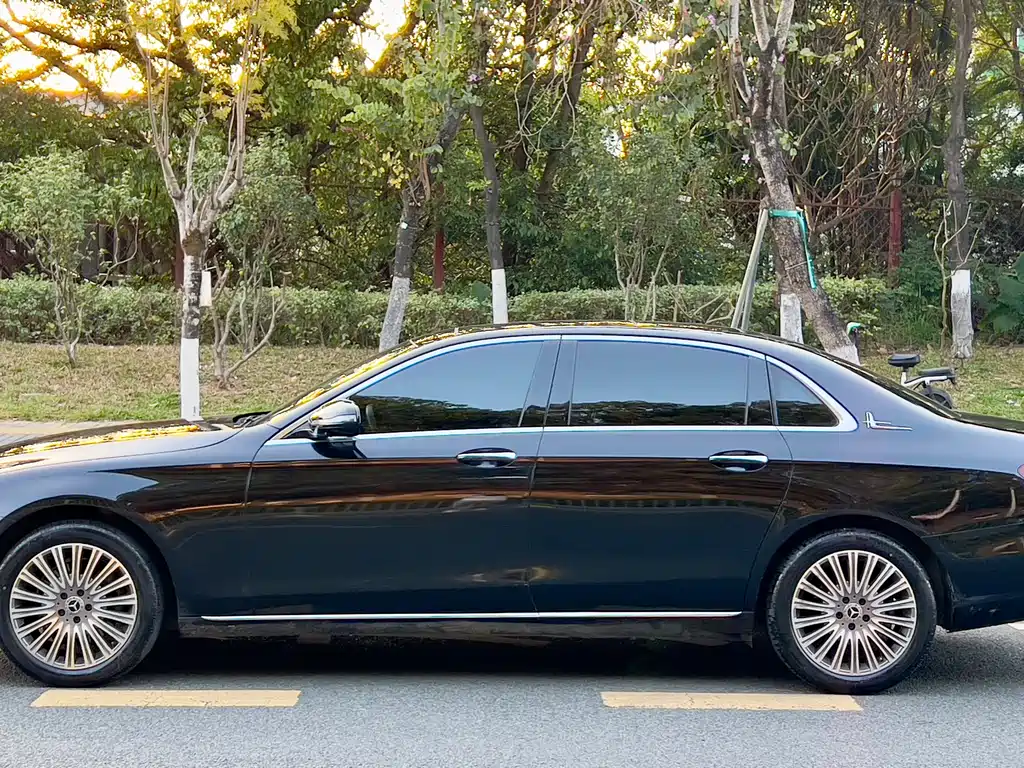 Mercedes-Benz E-Class 2022 E 300 L Luxury