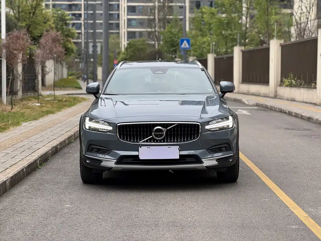 Volvo V90 2023 Cross Country B5 AWD Inscription Pro