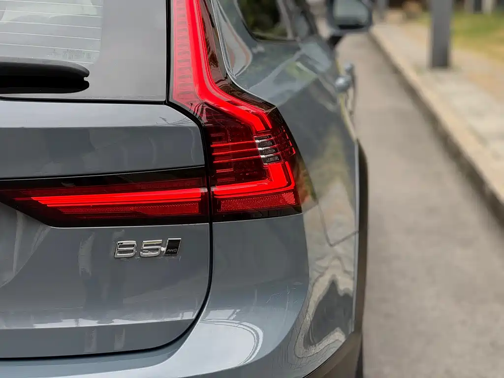Volvo V90 2023 Cross Country B5 AWD Inscription Pro