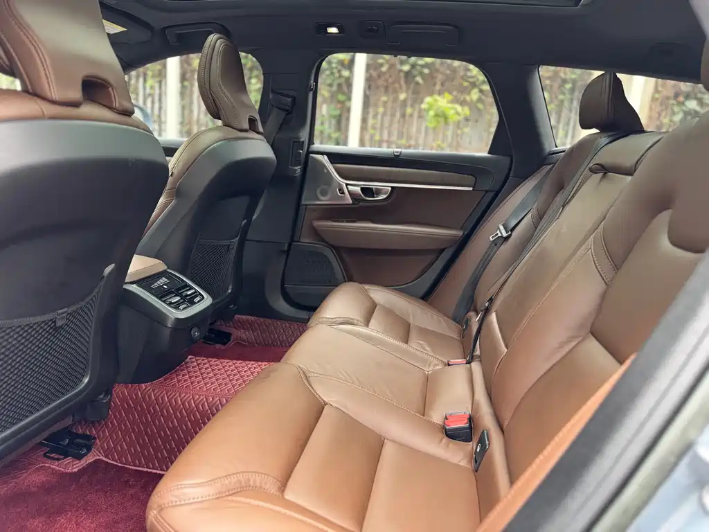 Volvo V90 2023 Cross Country B5 AWD Inscription Pro