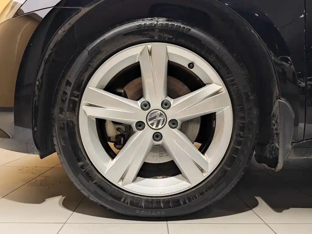 Volkswagen Passat 2015 1.8TSI DSG Yuzun Edition