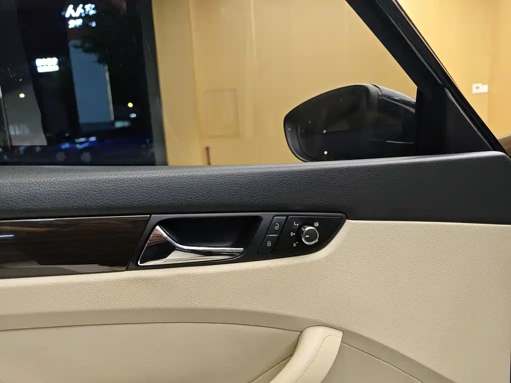 Volkswagen Passat 2015 1.8TSI DSG Yuzun Edition