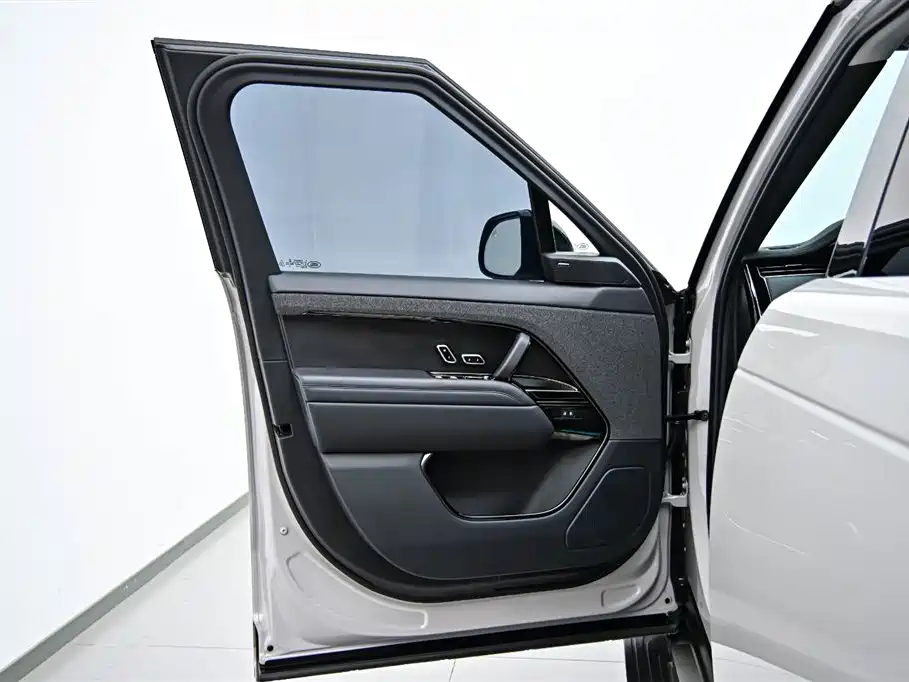 Range Rover Sport 2023 400PS Dynamic SE