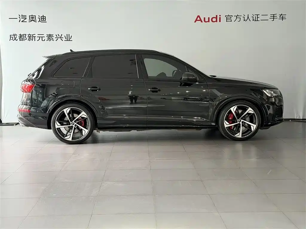 Audi SQ7 2024 4.0 TFSI Dark Knight Edition
