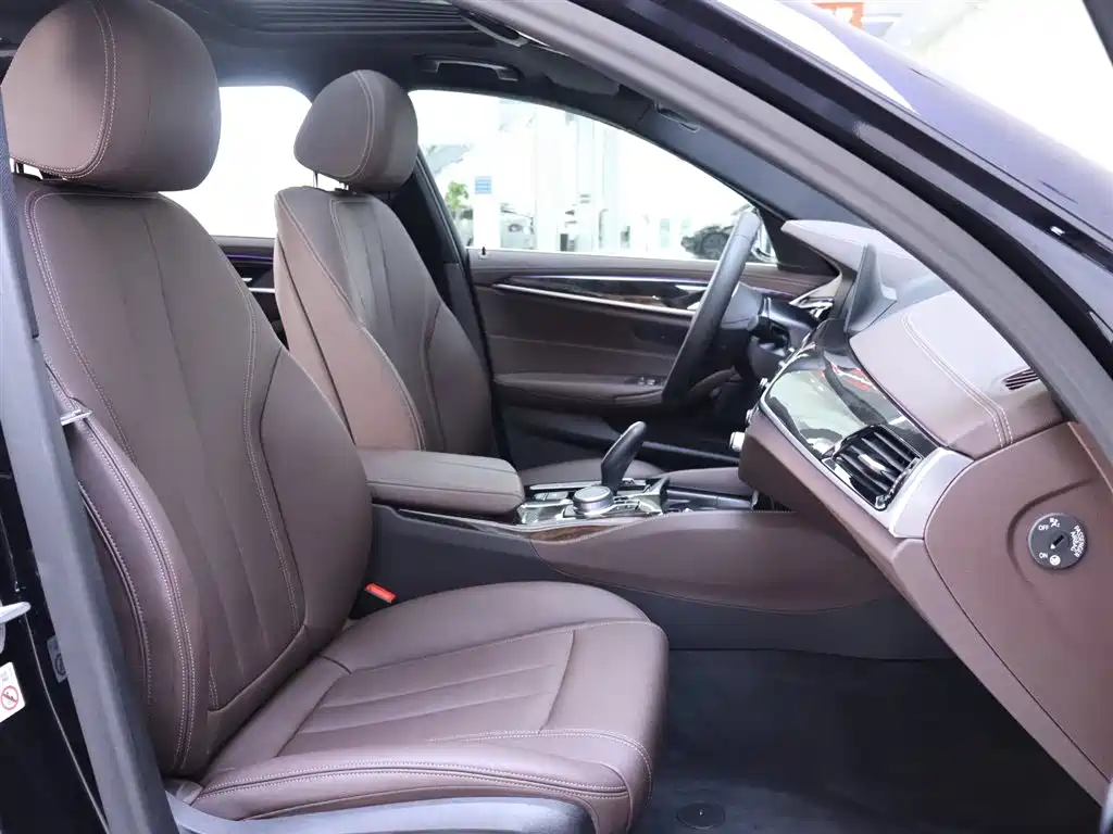 BMW 5 Series 2020 525Li M Sport Package