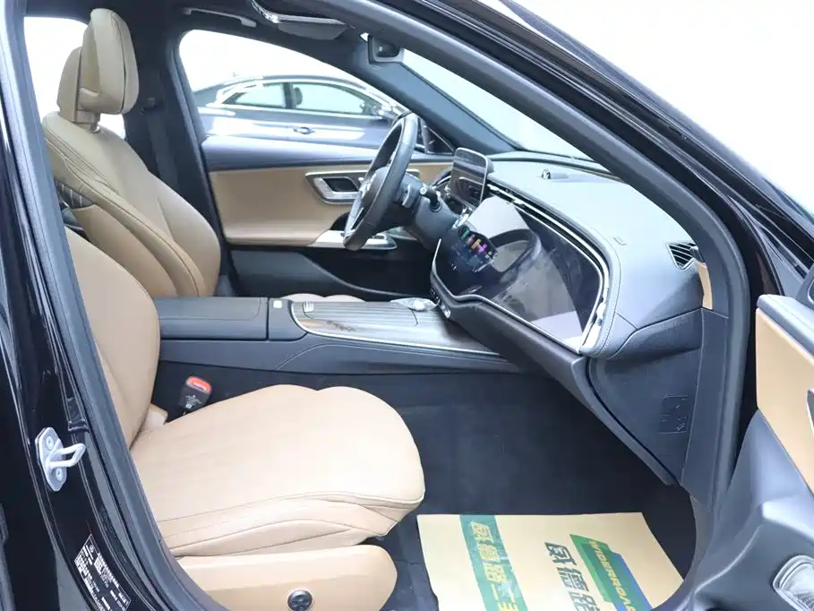 Mercedes-Benz E-Class 2024 E 300 L Luxury