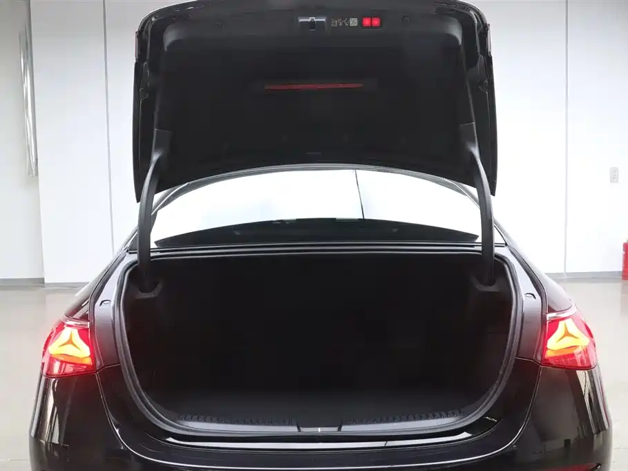 Mercedes-Benz E-Class 2024 E 300 L Luxury