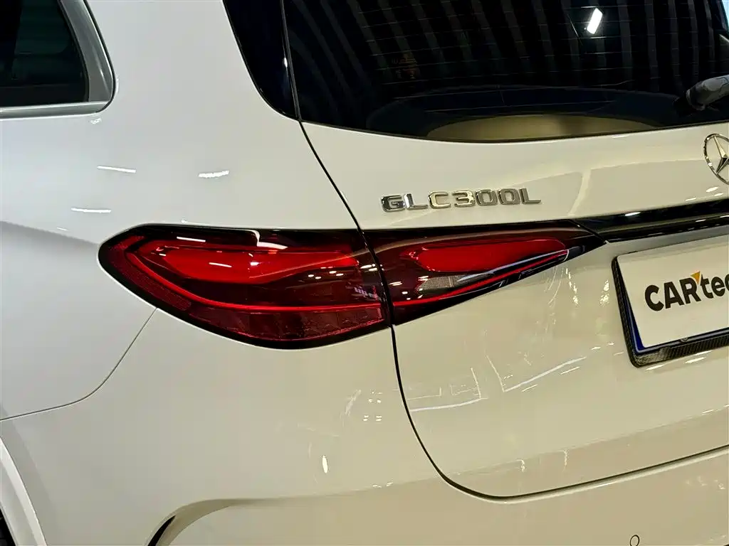 Mercedes-Benz GLC 260 L 4MATIC Luxury 2025