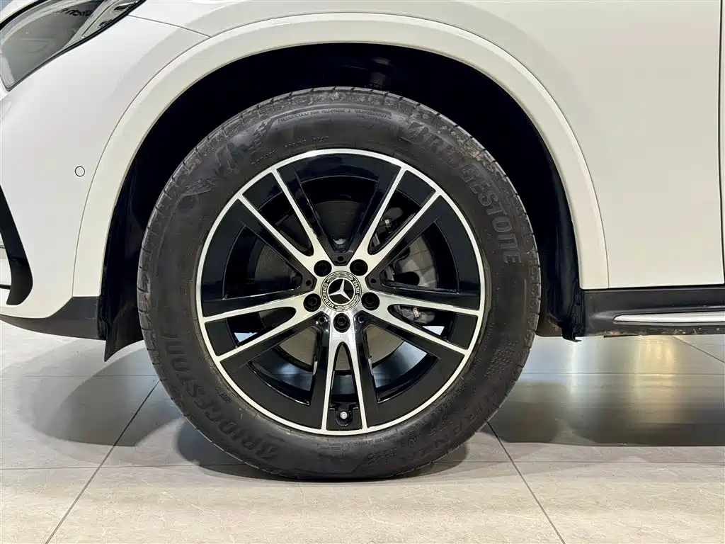 Mercedes-Benz GLC 260 L 4MATIC Luxury 2025