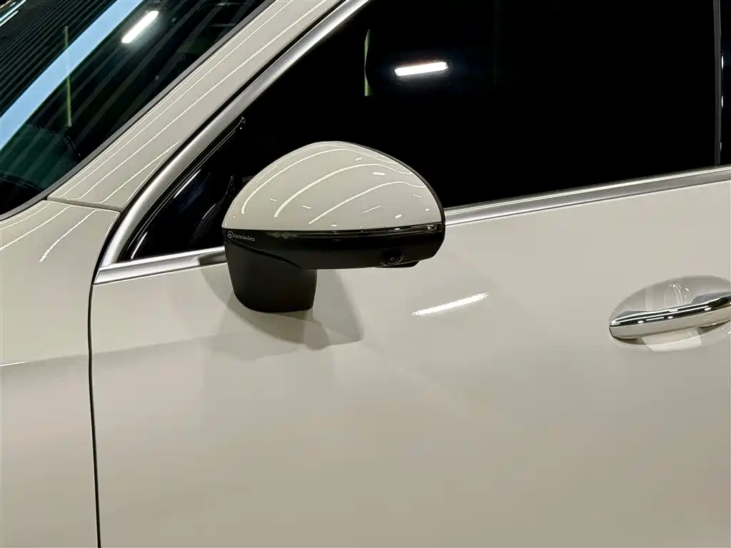 Mercedes-Benz GLC 260 L 4MATIC Luxury 2025