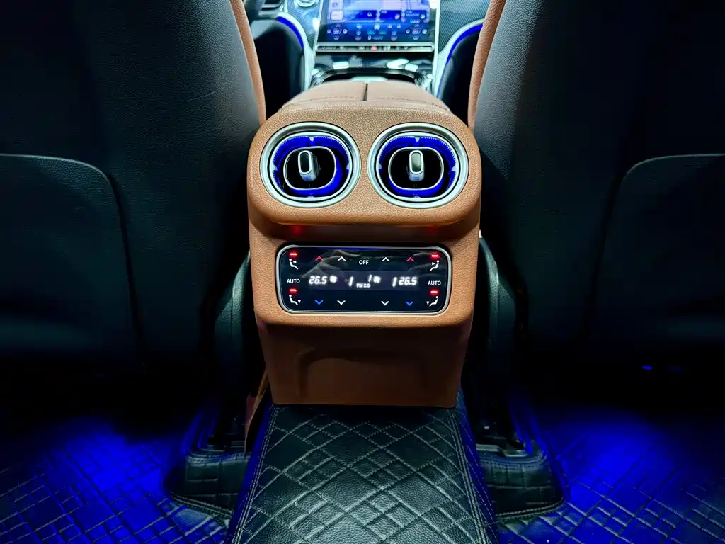 Mercedes-Benz GLC 260 L 4MATIC Luxury 2025