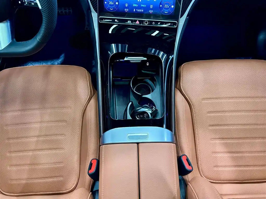 Mercedes-Benz GLC 260 L 4MATIC Luxury 2025